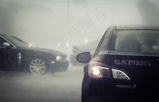 轿车,车灯,车门把手,BP机,贴膜,I_could_sell_car_insurance_with_this_photo