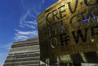 居民楼,金属栏杆,天空,建筑,卡迪夫湾