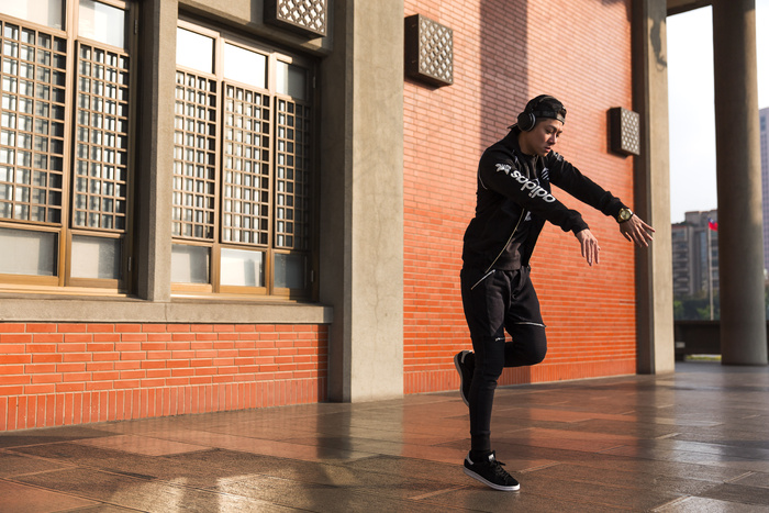 人物特写,西服,屏幕截图,时装T台,剧院/博物馆/礼堂,ADIDAS陈信维