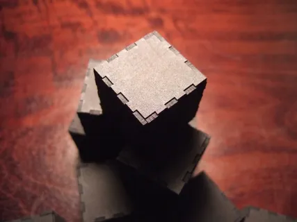 玩具,地板砖,商品标签,卡通动漫人物,工艺品,黑色堆叠