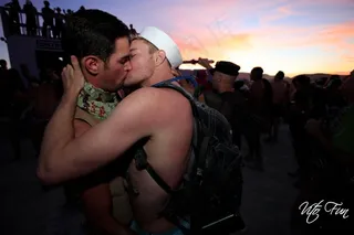 燃烧的男人2010 156;同性恋日落之吻