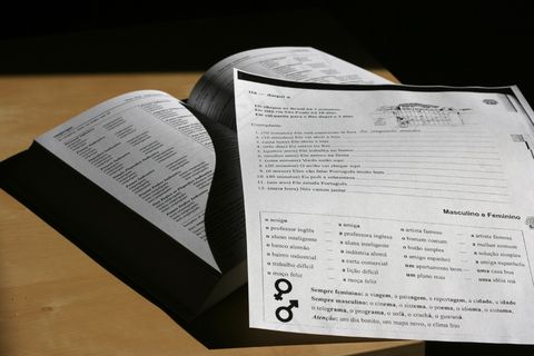 ,书本,报纸杂志,打印机,电纸书,正在学习