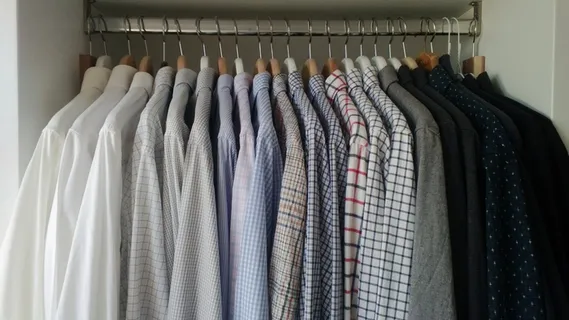 家具,取暖器,衣架,床单,衣柜,壁橱褪色