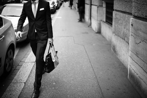 巷道,城市街道,西服,人物特写,摩托车,西装的家伙