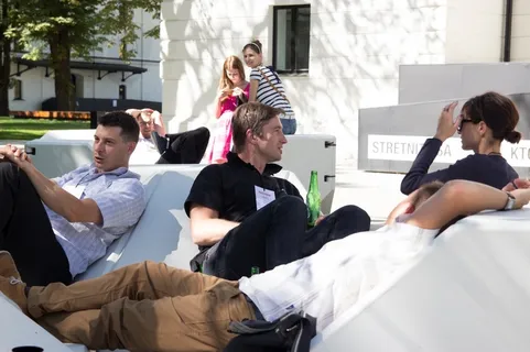 ,教室,美女,小组会议,按摩推拿,咖啡时间（休闲时光