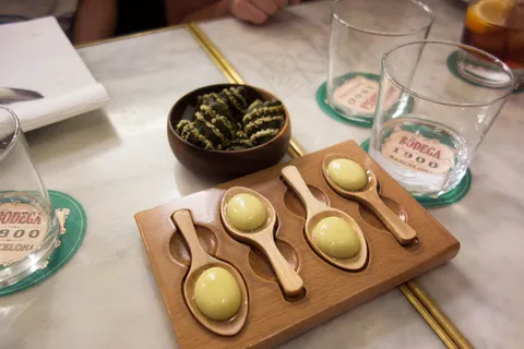 玻璃杯,饮料/饮品,火漆,甜品,瓶子,橄榄球 玻璃杯,饮料/饮品,火漆,甜品,瓶子,橄榄球