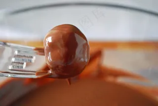蘸巧克力松露
