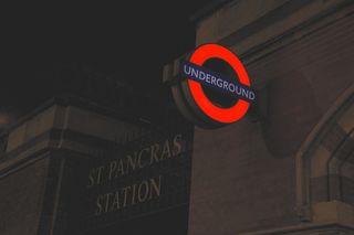 游戏耳机,鼠标,耳机/耳麦,运动鞋,灯,地下霓虹灯