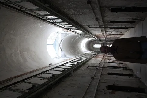 幽灵般的 幽灵般的