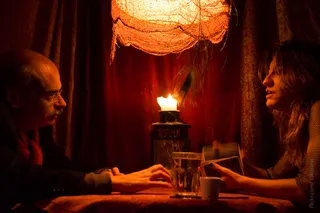 酒店房间,灯笼,洞穴溶洞,吧,熊熊大火,塔罗牌夫人