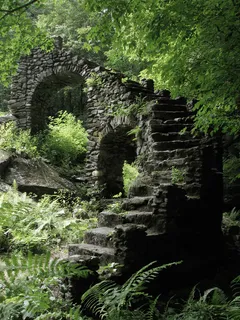 山峦,峡谷,巷道,桥梁,树,废墟 山峦,峡谷,巷道,桥梁,树,废墟