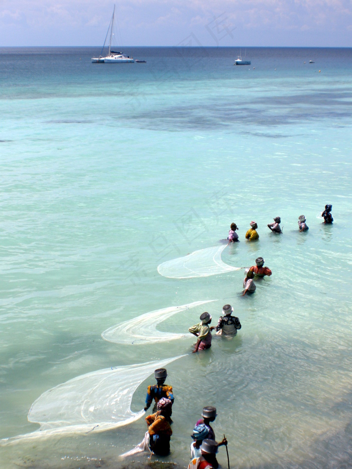 海洋,湖泊,滑水,冲浪,海滨,非洲妇女在浅水里钓鱼