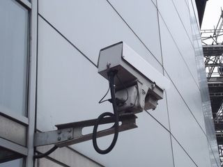 电力设备,索道缆车,电线杆,篮球架,伯明翰国家海洋生物中心-企鹅冰上冒险-闭路电视摄像机