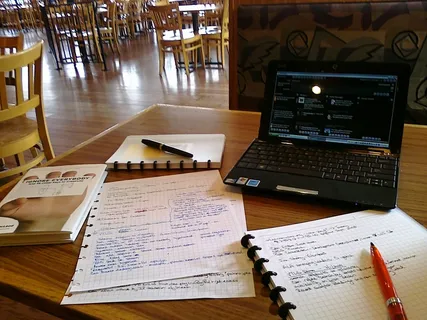 电脑,笔记本电脑,台式电脑,录音室,书本,尝试新的咖啡店