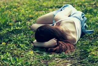 美女,草原,婚纱写真,瑜珈,SPA,自