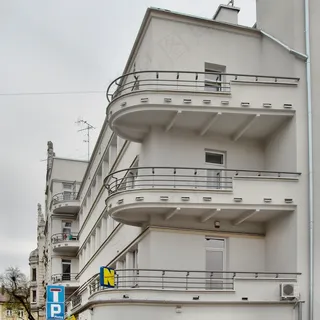 吸顶灯,柜子,置物架,室内一角,床,卢布林现代主义（15）