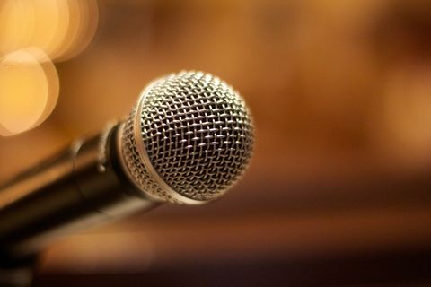 麦克风,吸顶灯,羽毛球拍,轿车,灯,2011/365/63播出