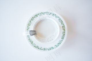 吸顶灯,环形灯,灯,玉项链,项链,克里姆特的牛奶