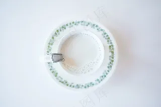 吸顶灯,环形灯,灯,玉项链,项链,克里姆特的牛奶