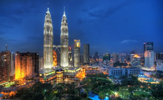 都市夜景,建筑,夜景照明,城市夜景照明,上海外滩,穿越吉隆坡的夜空 都市夜景,建筑,夜景照明,城市夜景照明,上海外滩,穿越吉隆坡的夜空
