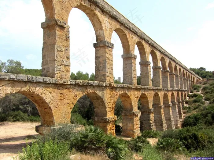 罗曼诺·塔拉戈纳球场