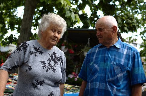 老年人,人物特写,美女,钢笔画,老太太,市场情侣