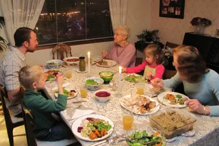 会餐,人物特写,餐桌,桌菜,蜡烛,圣诞大餐