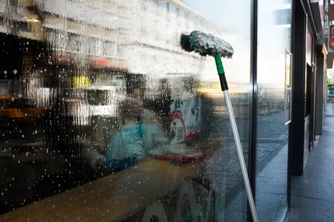 温泉,暴雨天气,游泳池,游泳馆,街头绘画,干净干净