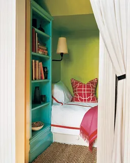 霓虹灯通过多米诺骨牌