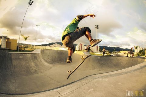 玩滑板,表演滑板,卡通动漫人物,飞机,图画,滑板滑板版权所有AndréPereira