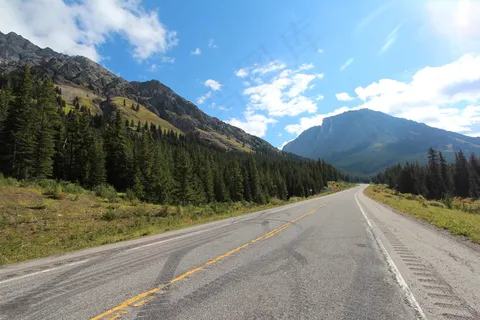 公路,街道,山峦,湖泊,峡谷,卡纳纳斯基斯乡村公路40驶向海伍德山口。