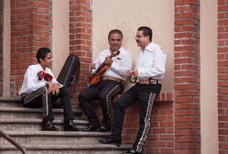 墨西哥瓦拉塔港的墨西哥流浪汉