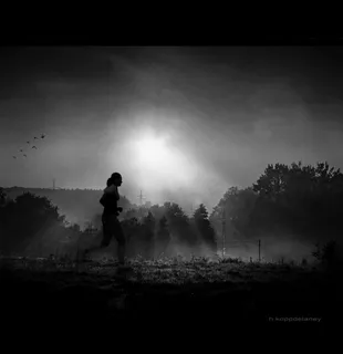 天空,云雾,太阳,阴云密布,山峦,在晨光中慢跑