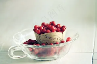 植物,果盆,护肤品,化妆品,瓶子,新鲜小红莓