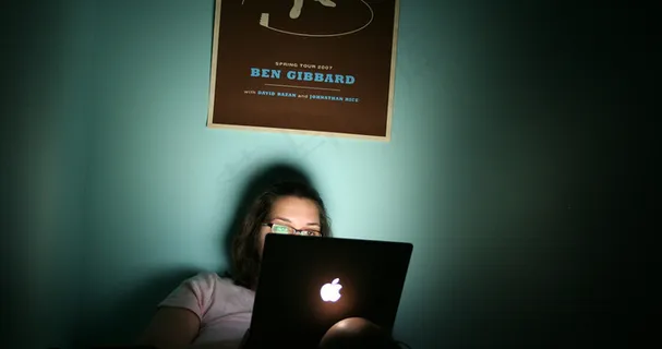 屏幕截图,平板手机,过道灯,台灯,显示器,不安。