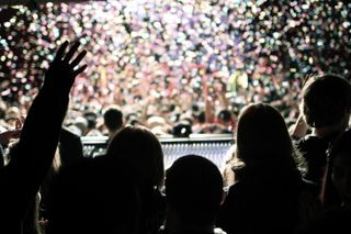 流行朋克的《 Not Dead Chicago》