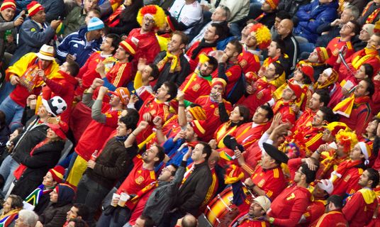 敬礼的鸽子！ |西班牙荣耀，恭喜！