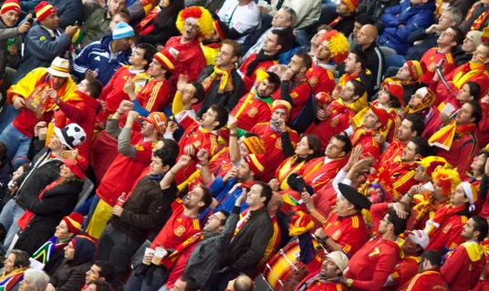 敬礼的鸽子！ |西班牙荣耀，恭喜！