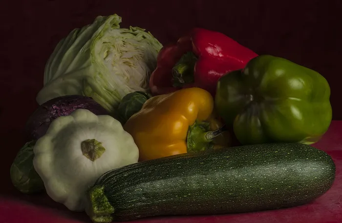 西葫芦,水果黄瓜,甜椒,黄瓜,黄色长南瓜,晚餐中等待