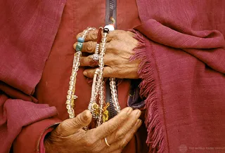 沙发,信徒,金链子,人物特写,床,BT118S07世界银行