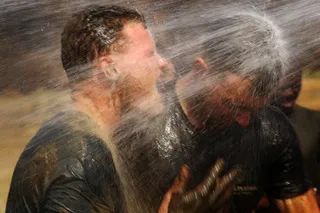 火灾烟雾,图画,头发,书本,人物特写,喷洒