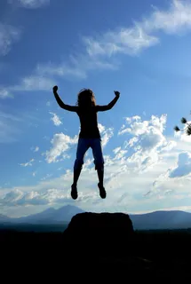 天空,卡通动漫人物,屏幕截图,手,攀岩,坚强的女人（传单）