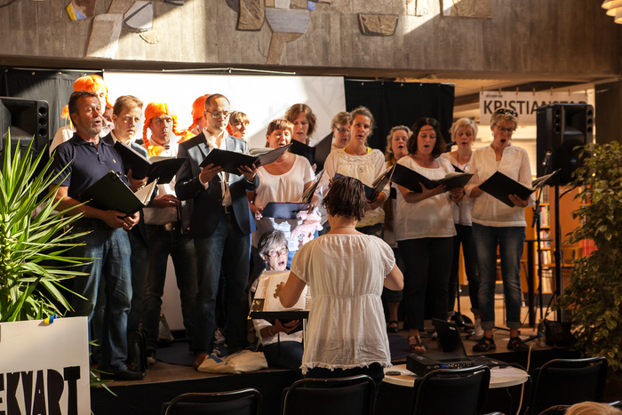 ,商场,德黑兰,人物特写,国家图书馆目录