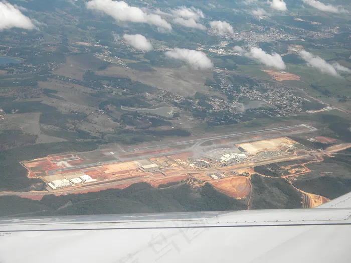 ,油画,,书本,贝洛奥里藏特国际机场坦克鲁多·内维斯（昆斯）