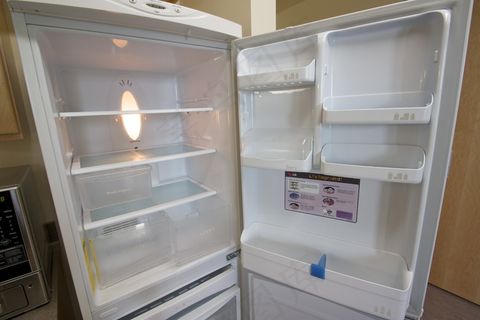 家具,冰箱,柜子,手表,化妆品,冰箱