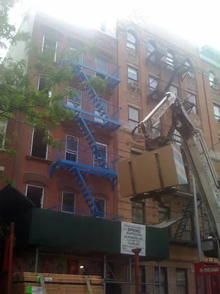 建筑,围堰,城市街道,居民楼,电线杆,吊装干墙