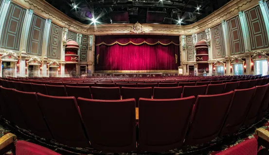 吸顶灯,商场,剧院/博物馆/礼堂,包,剧场,布偶剧院