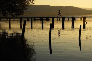 现代建筑,树,天空,湖泊,街道,米纳斯吉莱斯州卡西亚
