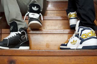 鞋,运动鞋,鞋子,轮滑鞋,滑雪靴,二：阿迪达斯摇头丸