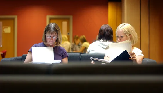 埃奇希尔大学学习资源中心小组学习